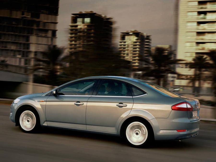  Ford Mondeo Sedan 2007 года  (UK) (фото 2 из 8)